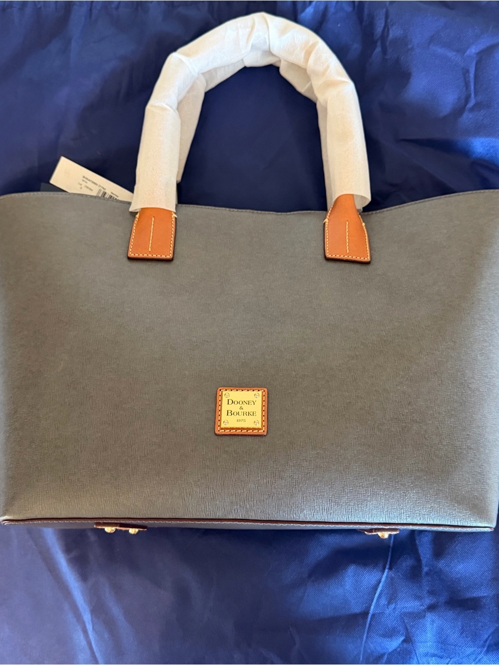 NWT Dooney & Bourke Russel Pebbly Gray Tote with duster